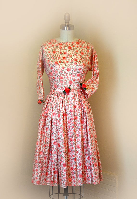 1950Er Jahre Ru-Nel Of California, Pink Floral Fit N Flare Day Kleid Mit Gürtel 1950Er Jahre Ru-Nel Of California, Pink Floral Fit N Flare Day Kleid Mit Gürtel von HouseofHarperDesign