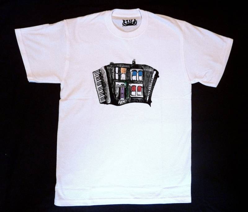 Halbpreis Verkauf Akkordeon Haus T-Shirt Halbpreis Verkauf Akkordeon Haus T-Shirt von HouseofHen