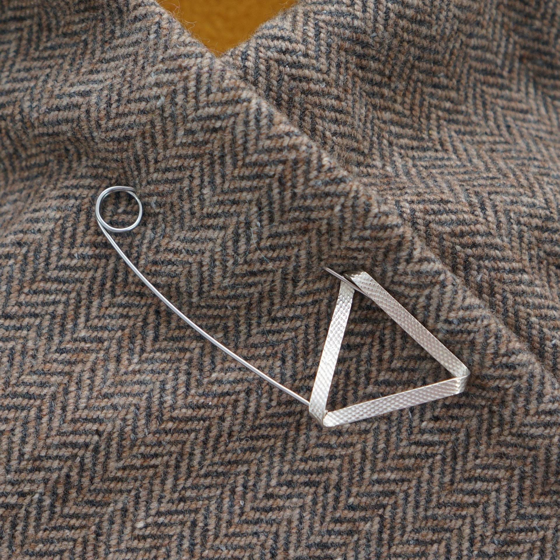 Möbius Kleidernadel Triangel von HouseofJulia