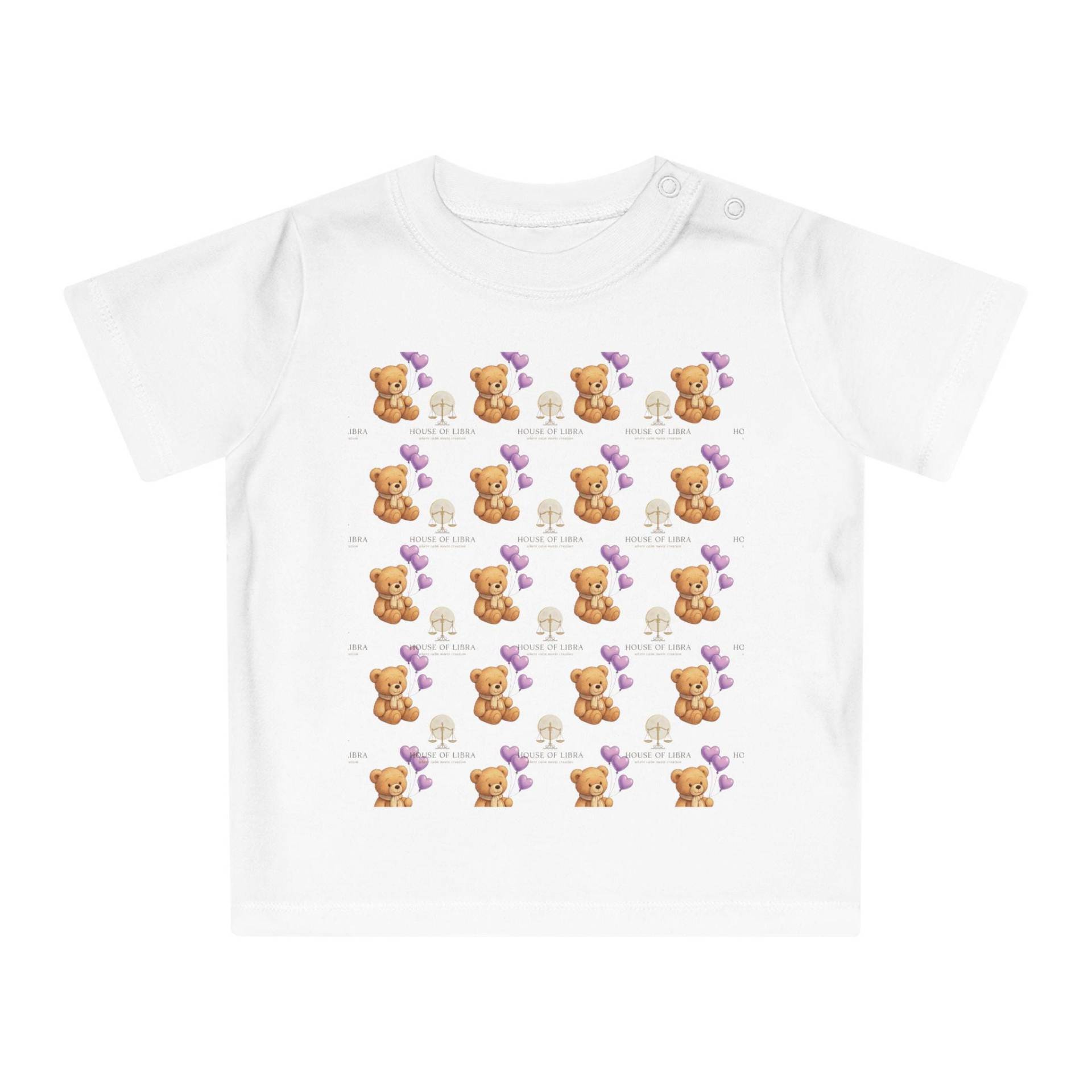Adorable Baby T-Shirt With Cute Bear Design Adorable Baby T-Shirt With Cute Bear Design von HouseofLibraDE