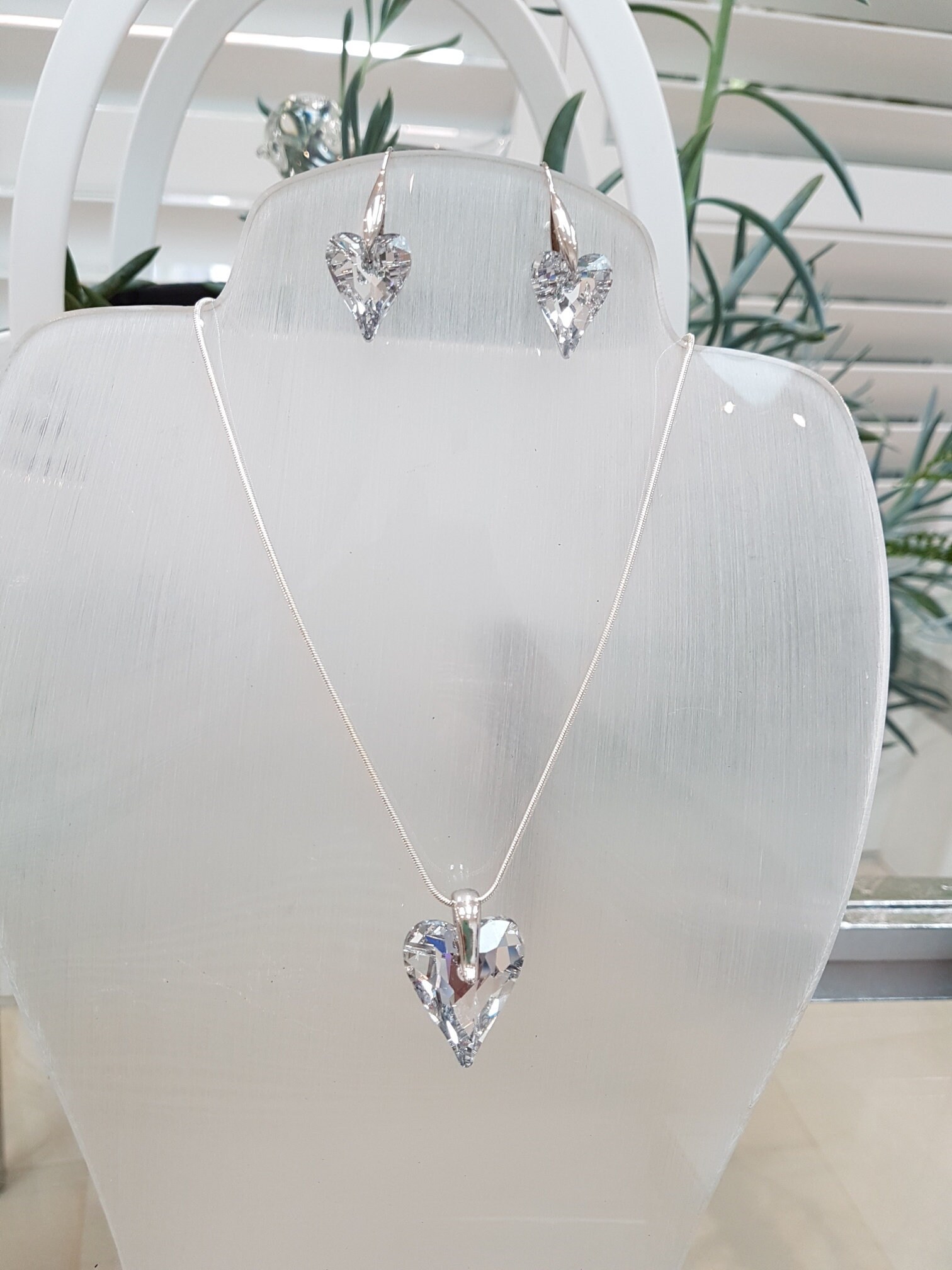 Swarovski Crystal Pendant & Ohrringe Set Swarovski Crystal Pendant & Ohrringe Set von HouseofLinda