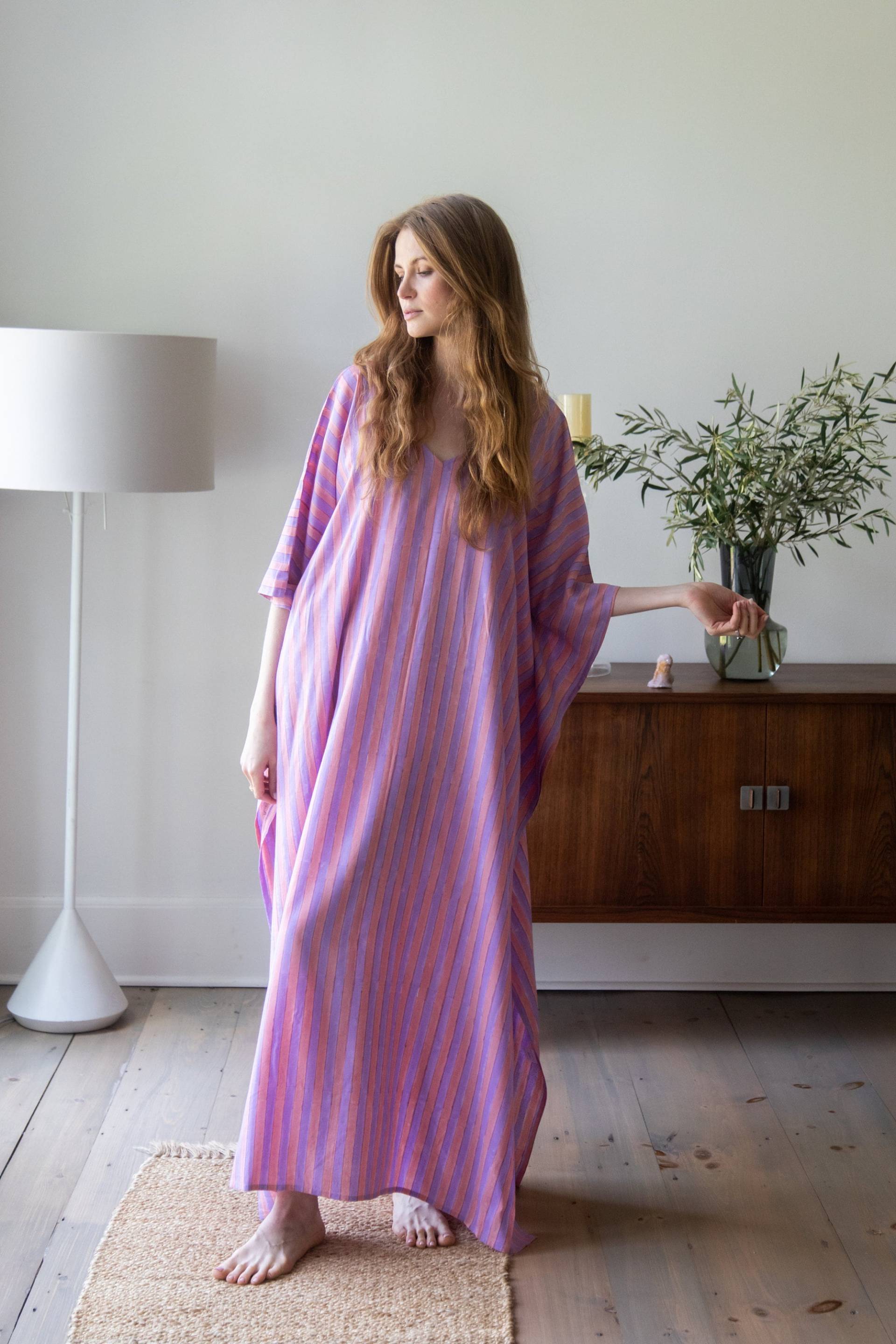 Rosa Gestreifter Kaftan Rosa Gestreifter Kaftan von HouseofSarahSpiegel