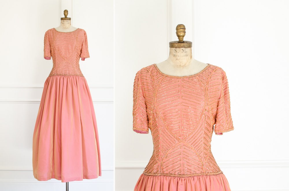 Vintage Formelle Kleid Leuchtende Pfirsich Rosa Farbe Perlen Fit & Flare Abendkleid/Von Victoria Royal - 1980Er Jahre von HouseofSeance