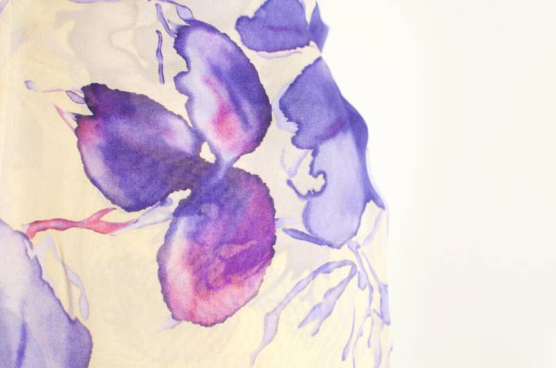 Vintage Schal Handbemalter Lavendel Rosa Bisque Blumen Vogel Seide Chiffon Mod - Midcentury von HouseofSeance