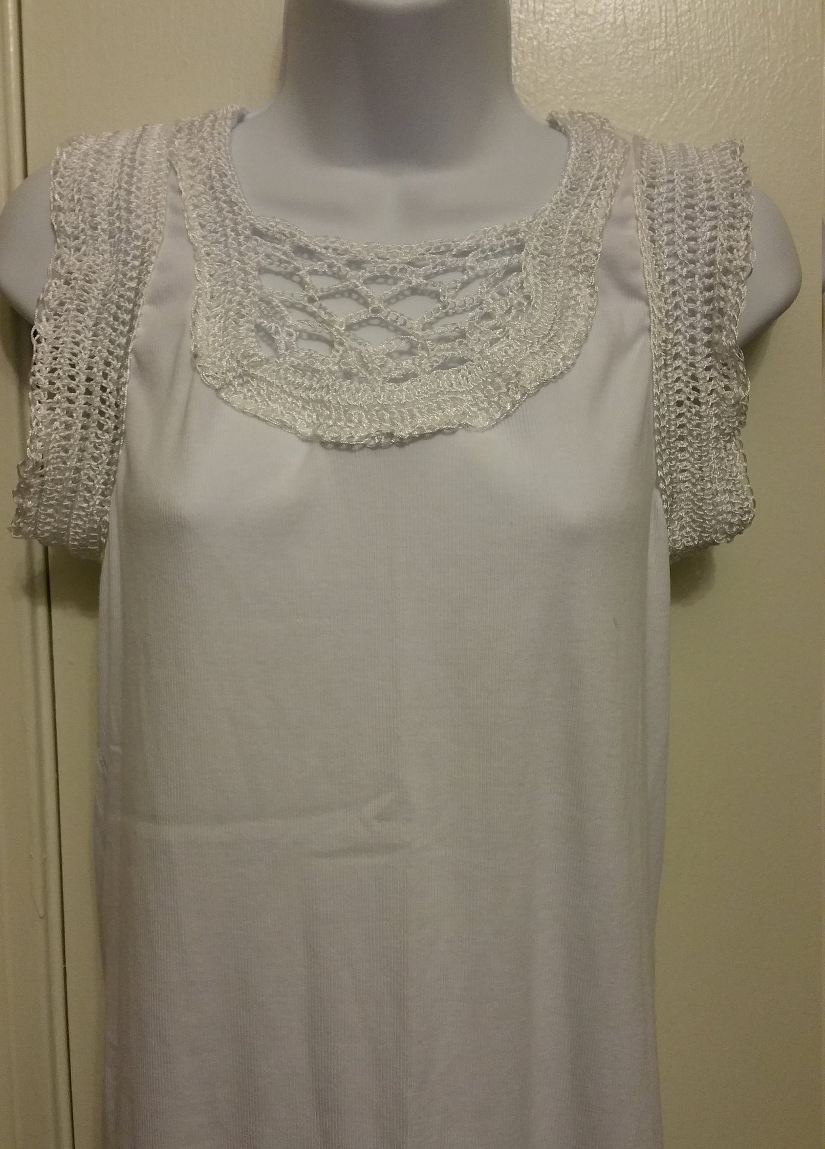 Damen Weiß Häkeln Tanktop, Panzer, Frauen, Weiße Wanne, Frauen Geschenk, Häkelkleidung Damen Weiß Häkeln Tanktop, Panzer, Frauen, Weiße Wanne, Frauen Geschenk, Häkelkleidung von HouseofShacklock