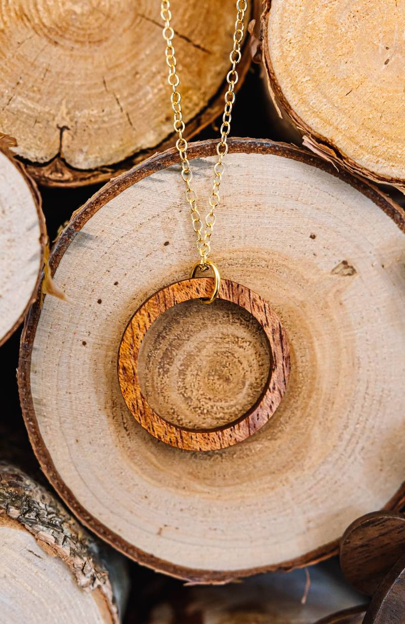 Mahagoni Holz Kreis Anhänger, Halskette, Runder Schmuck, Boho 5 Jahre Jubiläum Geschenk Mahagoni Holz Kreis Anhänger, Halskette, Runder Schmuck, Boho 5 Jahre Jubiläum Geschenk von HouseofShiba