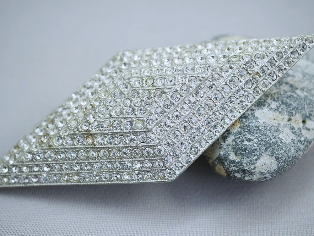 Art Deco Strass Pin Atemberaubende Brosche Diamant Form Art Deco Strass Pin Atemberaubende Brosche Diamant Form von HouseofTwinkleVTG