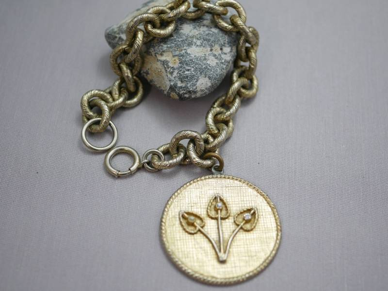 Vintage Gold Glieder Medaillon Armband Mit Blumen Design Und Kleinen Strasssteinen Xx9 von HouseofTwinkleVTG