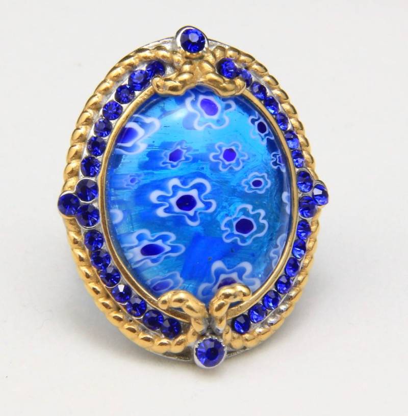 Großer Blauer Glas Millefiori Edelstahl & Gold Ton Overlay Ring Größe 7, 5 von HouseofVintageOnline