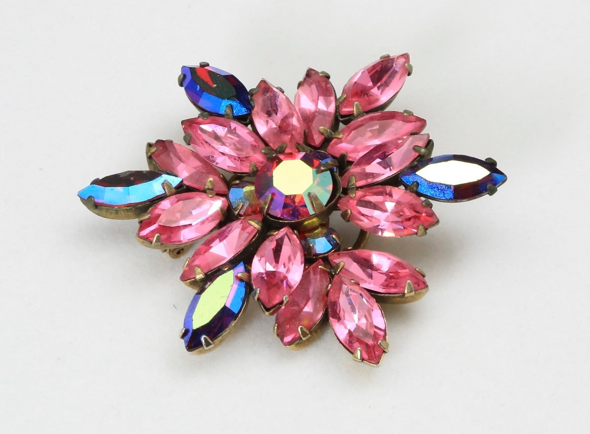 Vintage 1960Er Jahre Regency Rosa & Aurora Borealis Strass Floral Blume Brosche Pin von HouseofVintageOnline