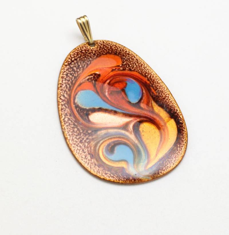 Vintage Artisan Große Kupfer Getriebene Pendant 70Er Jahre Boho Chic Hippy Abstract von HouseofVintageOnline