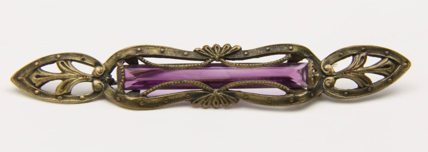 Vintage Jugendstil Lila Amethyst Glas Bar Pin Brosche Bronze Lange Verziert von HouseofVintageOnline