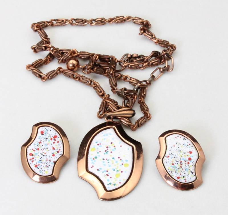 Vintage Mid Century Kupfer & Konfetti Emaille Kette Halskette Anhänger Ohrring Set von HouseofVintageOnline