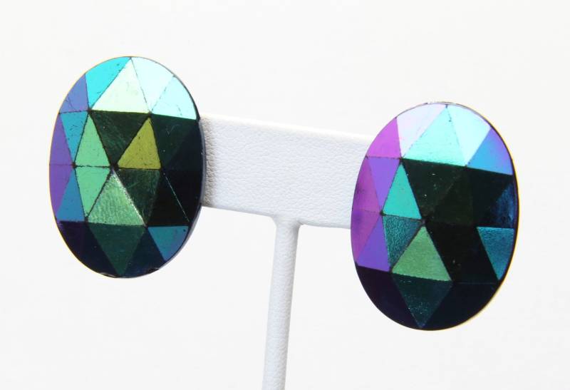 Vintage Oval Faceted Blue Iris Crystal Prism Clip-On Earrings Western Germany von HouseofVintageOnline