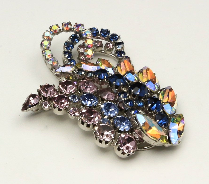Vintage Signiert Österreich Strass Pin Brosche Atemberaubende Farben Blatt Stil Design von HouseofVintageOnline