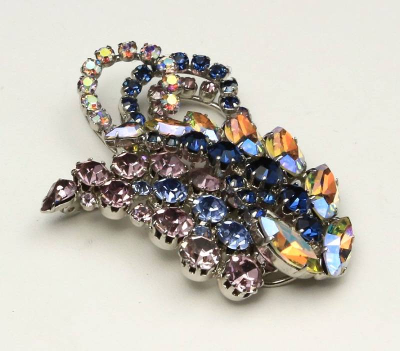 Vintage Signiert Österreich Strass Pin Brosche Atemberaubende Farben Blatt Stil Design von HouseofVintageOnline