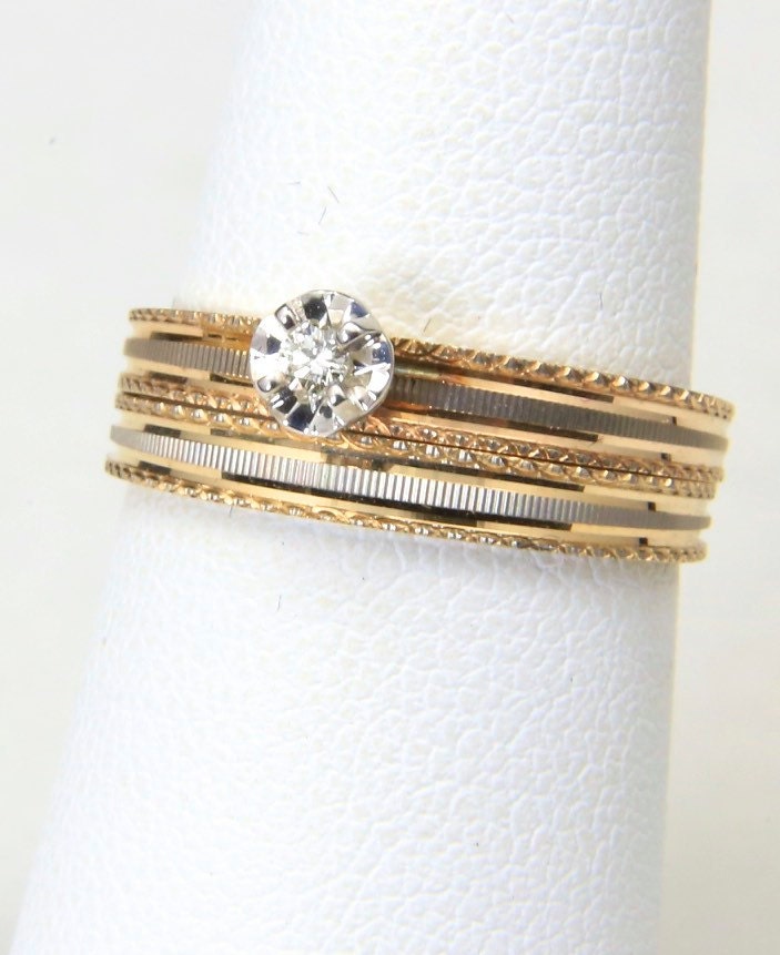 Vintage Zierliche 10K Gelbgold Diamant Ehering Größe 6 von HouseofVintageOnline