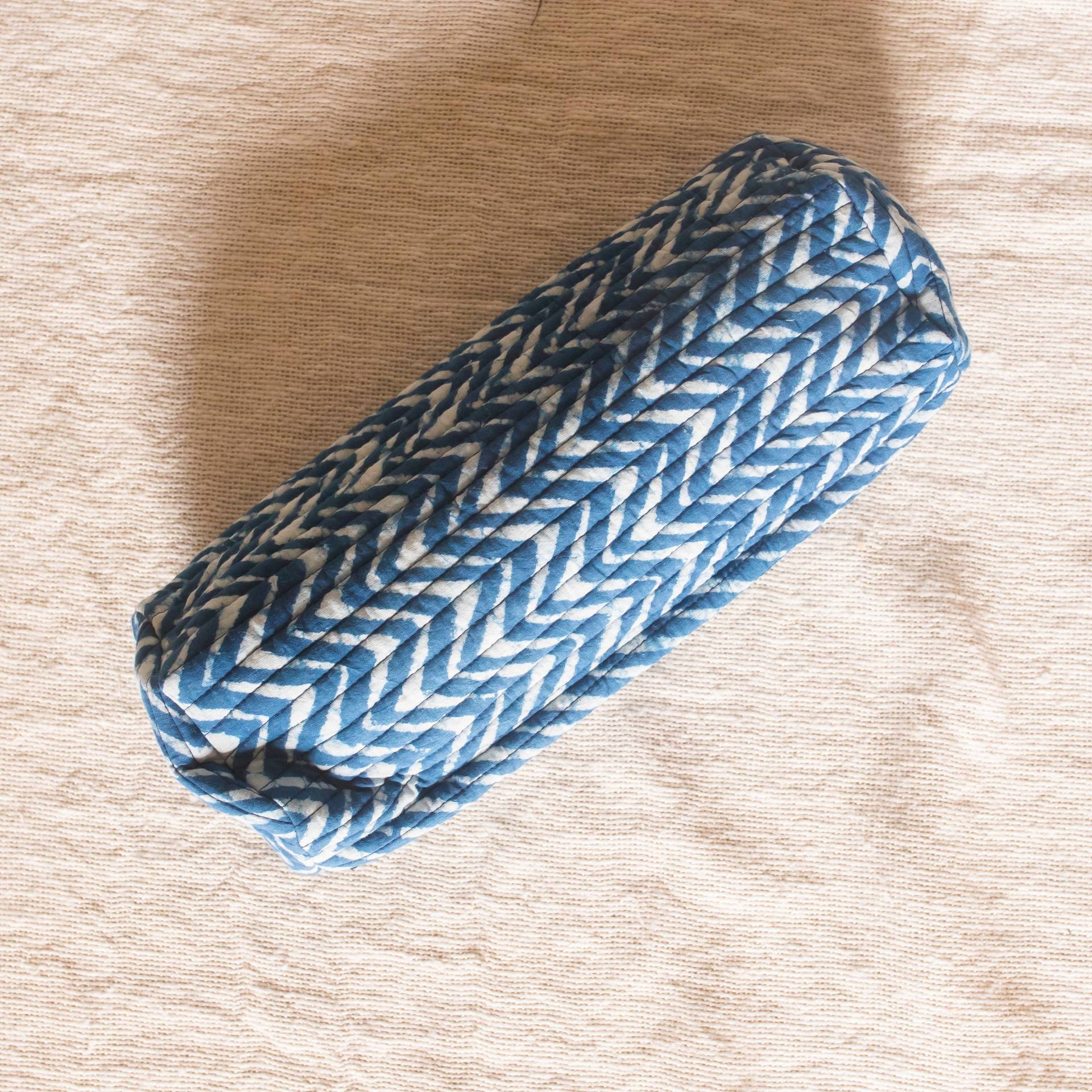 Indigo Chevron Dabu Tasche, Set Von 2 Kulturbeuteln, Gebrauchstaschen, Schminktaschen, Handgemacht, Kosmetiktaschen, Bedruckte Beutel, Made in India von Houseofekam