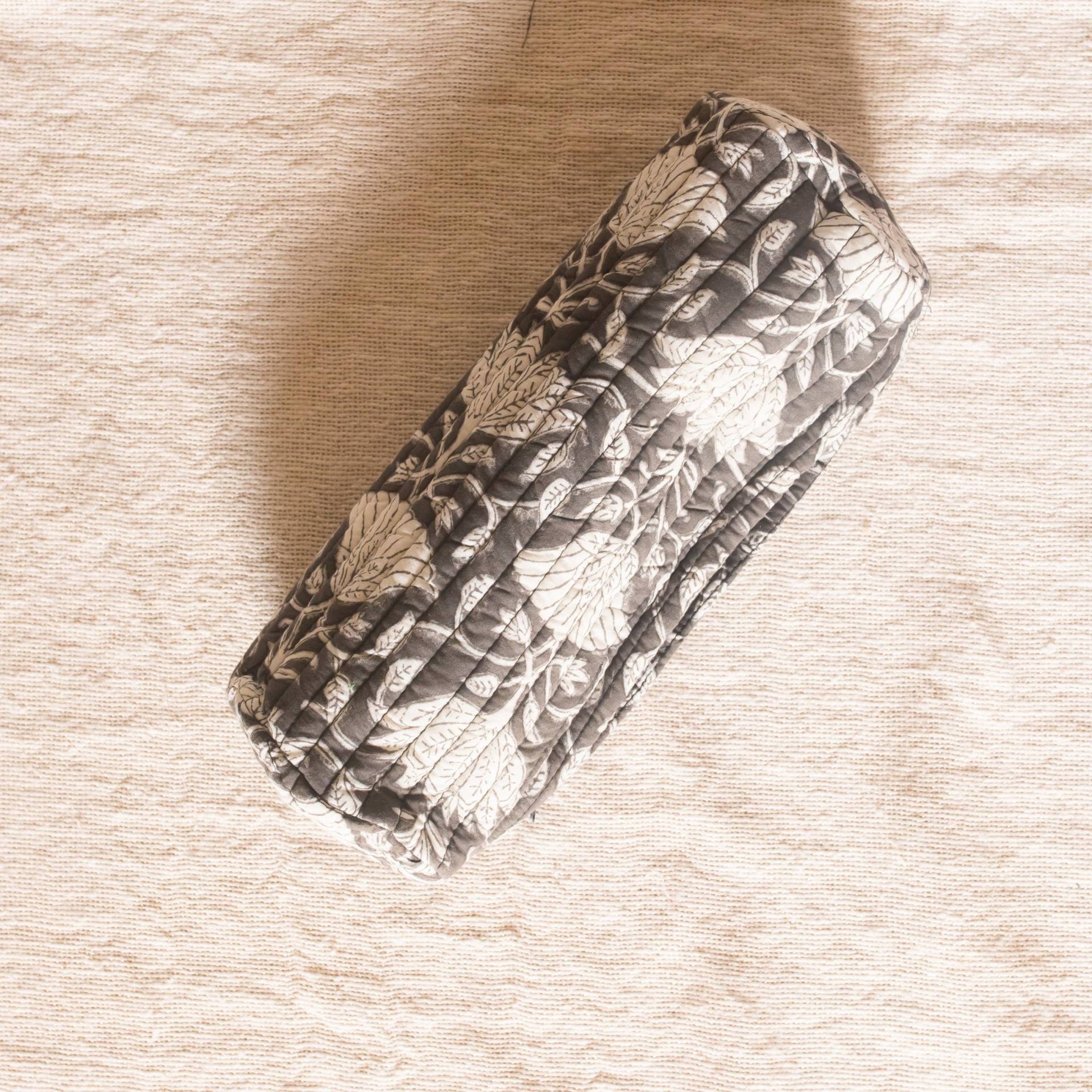 Schwarze Dahlie Kosmetiktasche, Set Von 2 Kulturbeuteln, Kulturbeutel, Schminktaschen, Handgemacht, Bedruckte Tasche, Made in India von Houseofekam