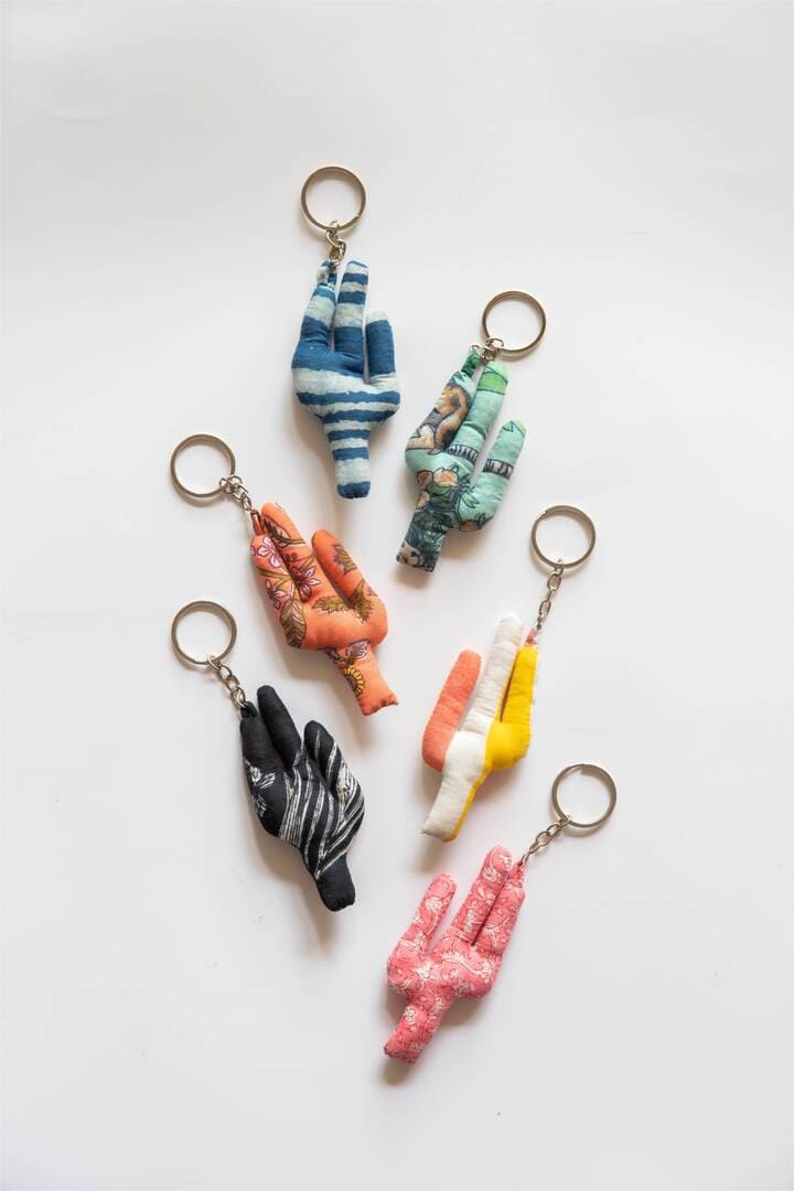 Verschiedene Bunte Kaktus-Schlüsselanhänger, Handgefertigt, Stoff-Schlüsselanhänger, Süße Schlüsselanhänger, Kleiner Handgemachter Stoff von Houseofekam