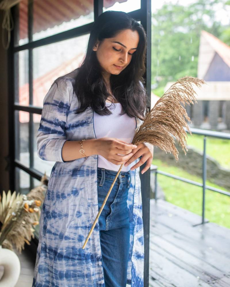 Weißes Und Blaues Tie Dye Front Open Shrug, Print Nachtwäsche, Baumwoll Loungewear Set, Gefärbtes Design, Damen, Bequeme Nachtwäsche Aktiv von Houseofekam