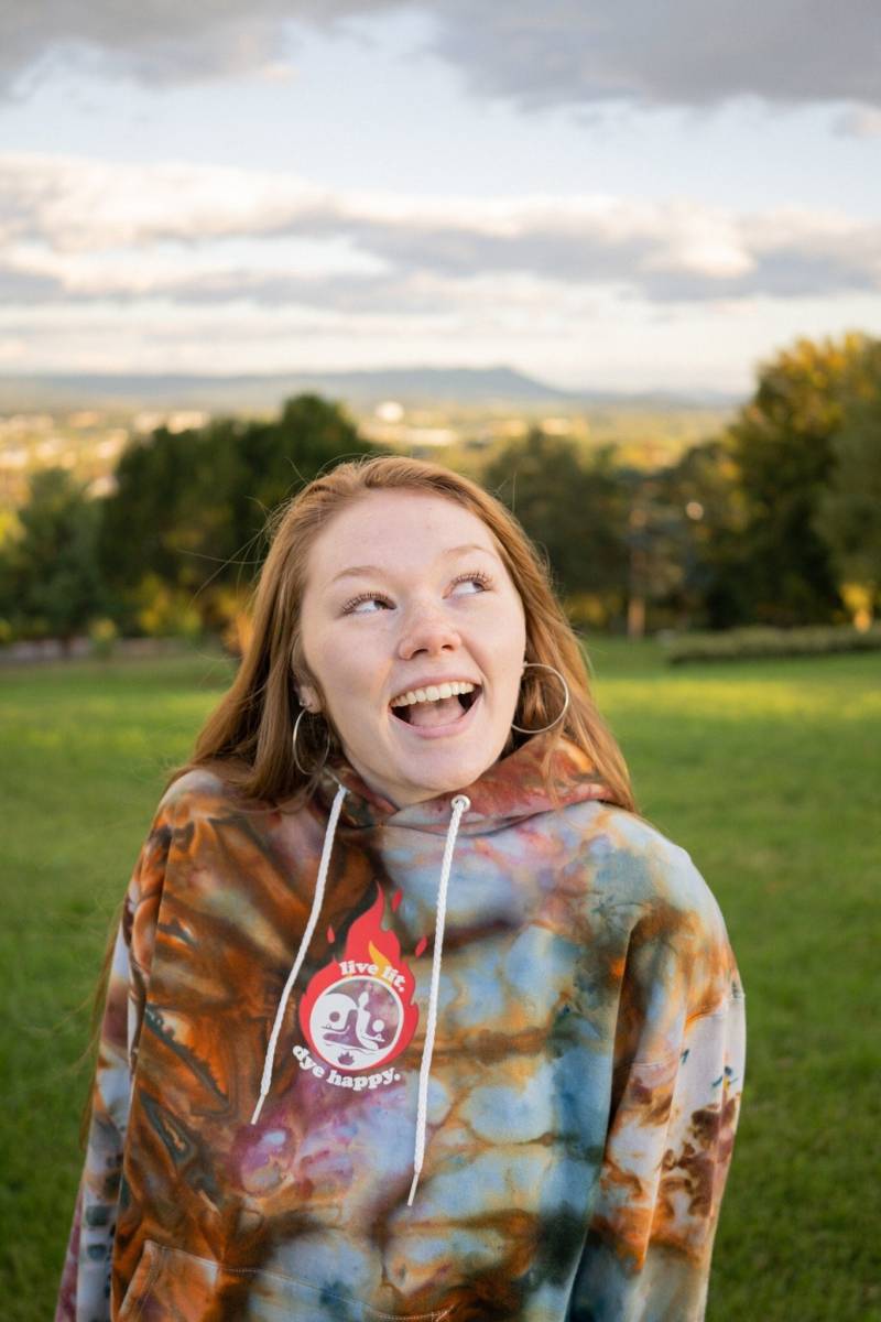 Hippie Camouflage Sweatshirt Hippie Camouflage Sweatshirt von HowToDyeHappy