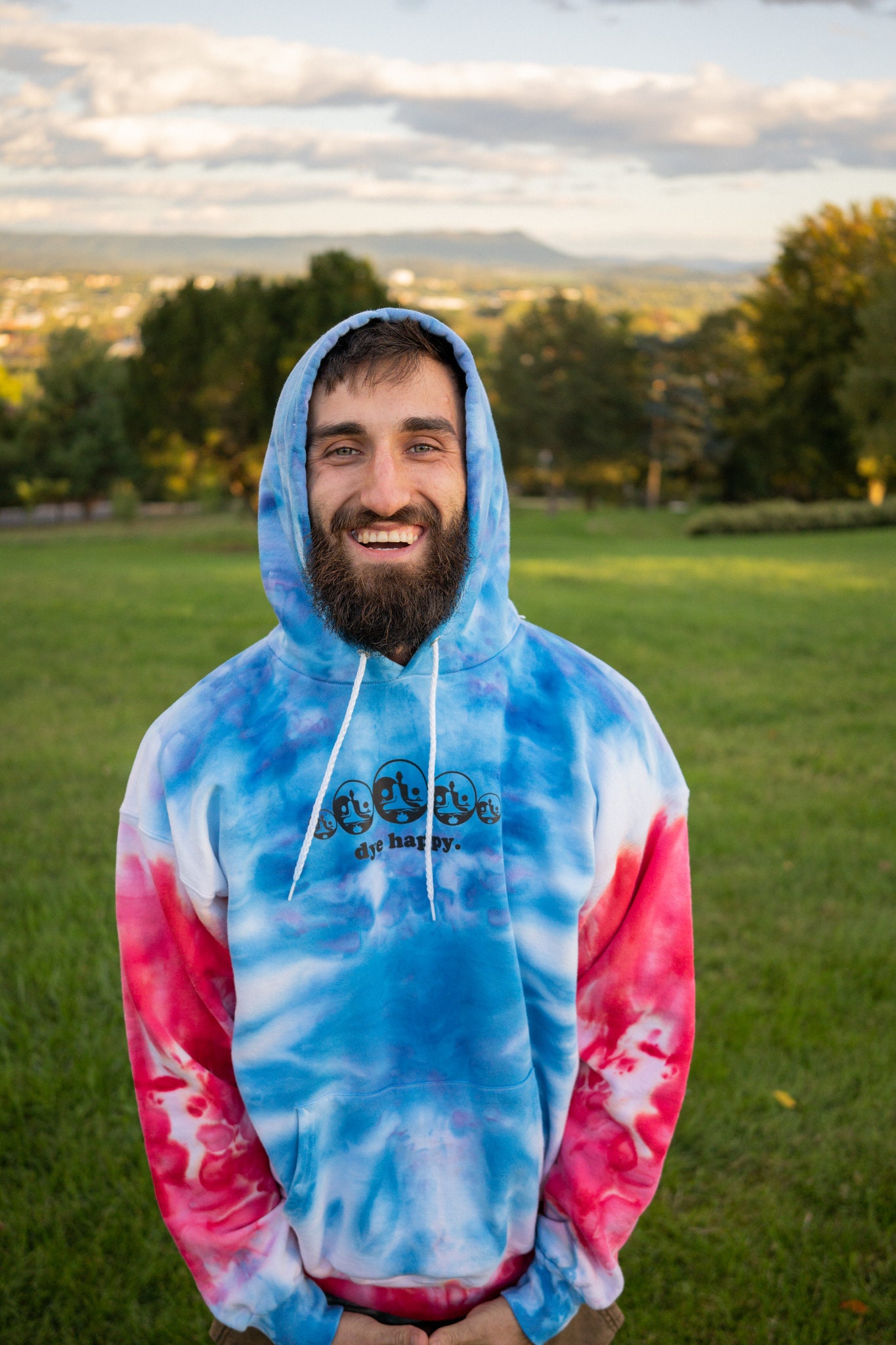 Rot Weiß & Blau Tie Dye Sweatshirt Rot Weiß & Blau Tie Dye Sweatshirt von HowToDyeHappy
