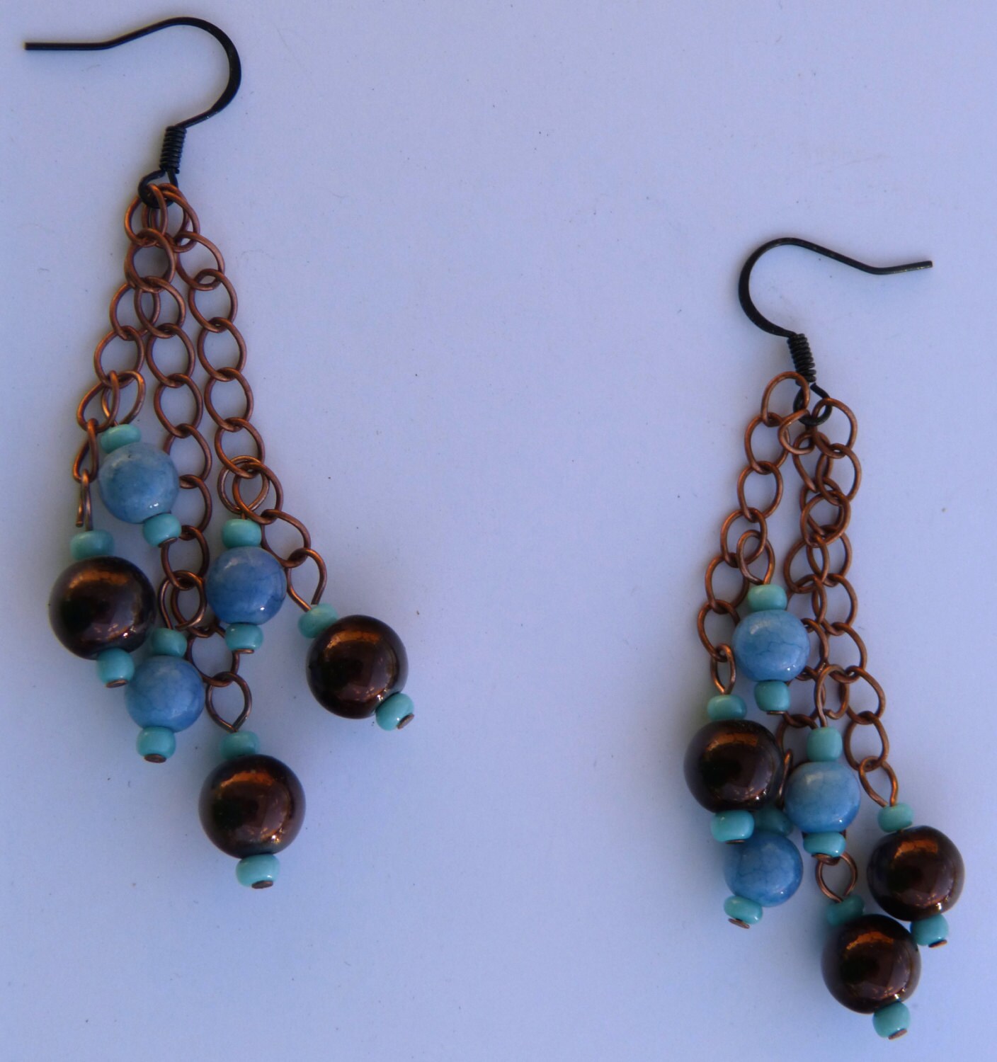 Blaue & Braune Ketten Ohrringe/ Perlen Baumeln Glas Perlenohrringe/ Kettenohrringe Blaue & Braune Ketten Ohrringe/ Perlen Baumeln Glas Perlenohrringe/ Kettenohrringe von HowlinMoonJewelry