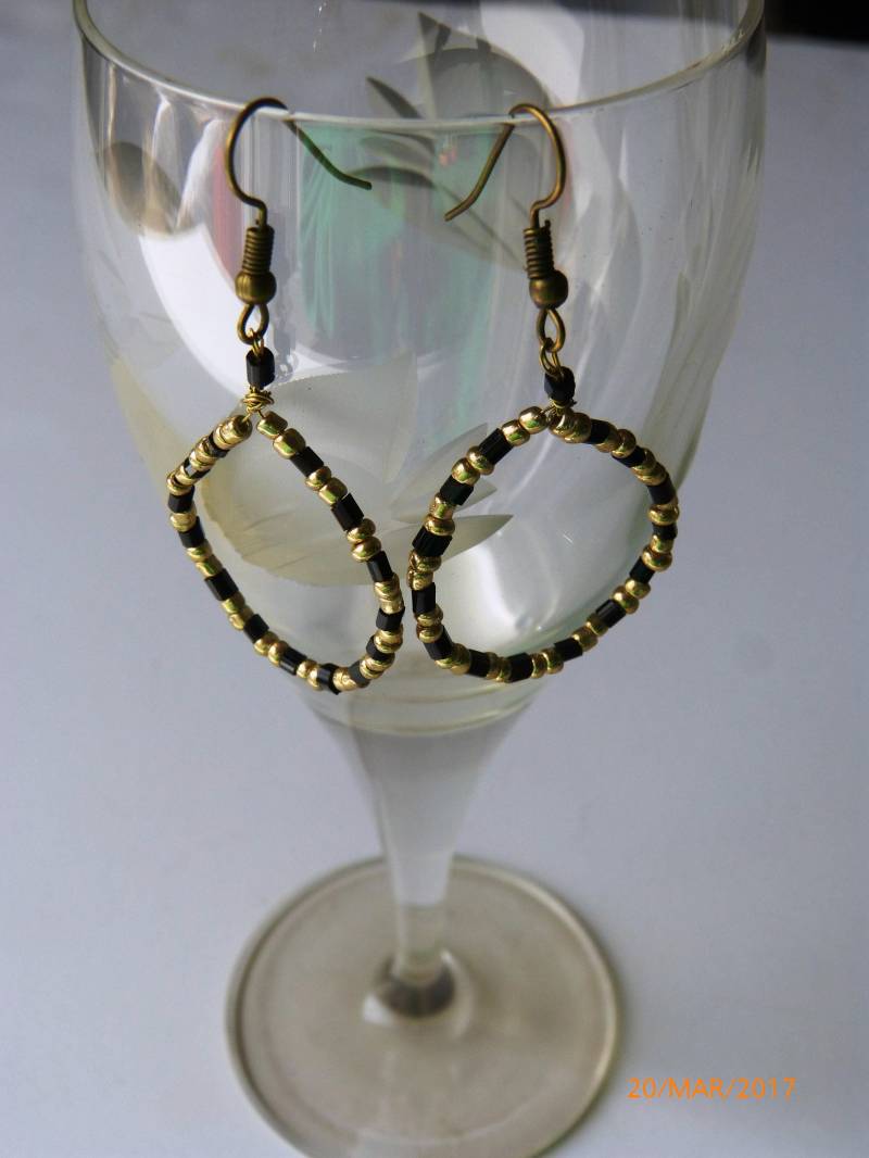 Gold & Schwarz Teardrop Ohrringe/Handgemachte + Schwarze Baumeln Gold & Schwarz Teardrop Ohrringe/Handgemachte + Schwarze Baumeln von HowlinMoonJewelry