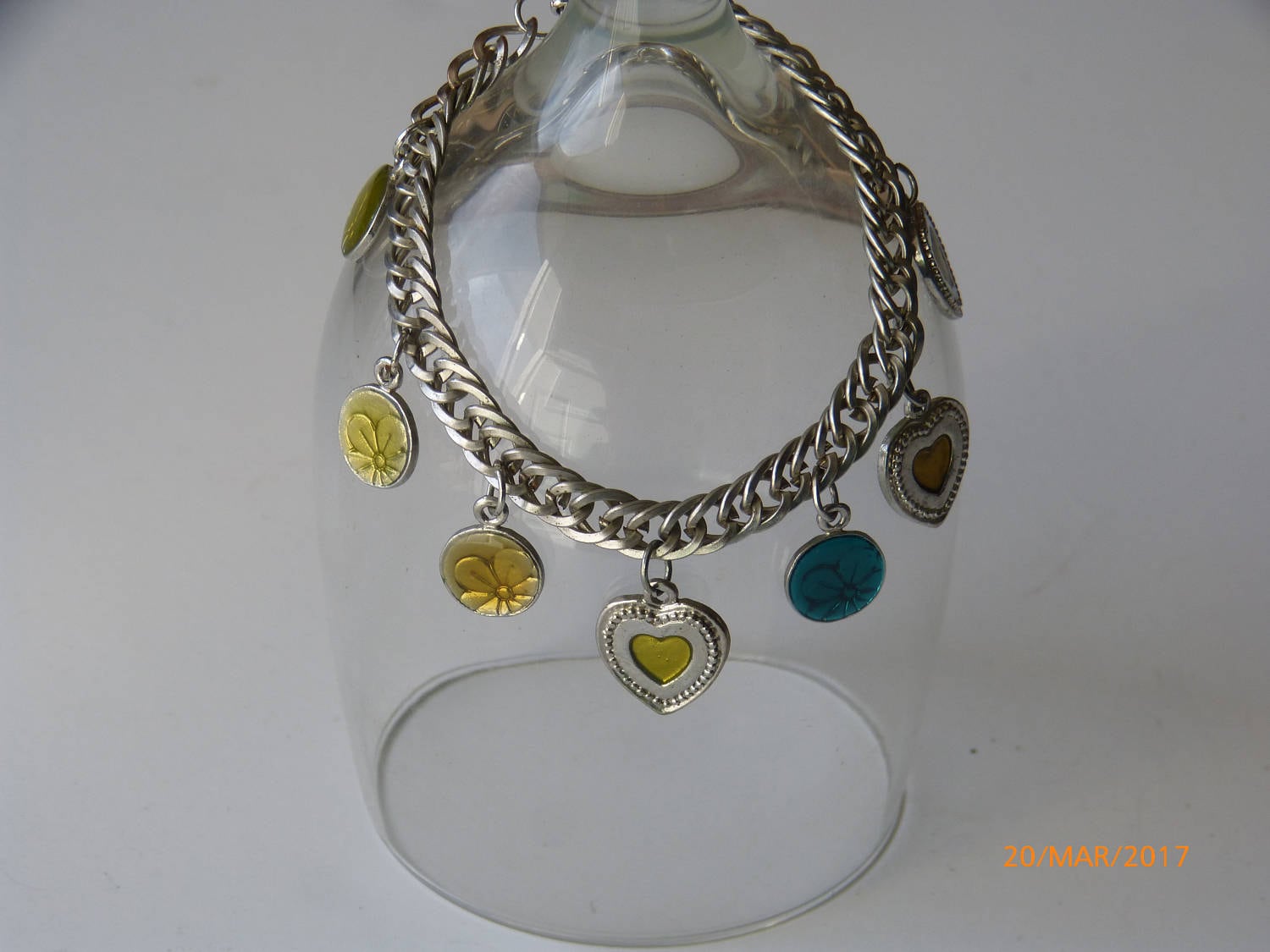 Herz & Blumen Bettelarmband Herz & Blumen Bettelarmband von HowlinMoonJewelry