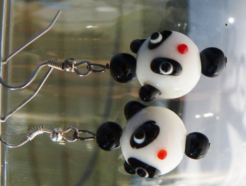 Panda Ohrringe/Handgemachte Baumeln Tier Panda Ohrringe/Handgemachte Baumeln Tier von HowlinMoonJewelry