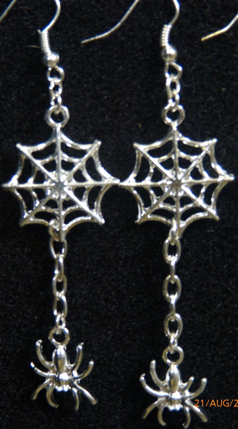 Silber Spinne & Spinnennetz Ohrringe Silber Spinne & Spinnennetz Ohrringe von HowlinMoonJewelry