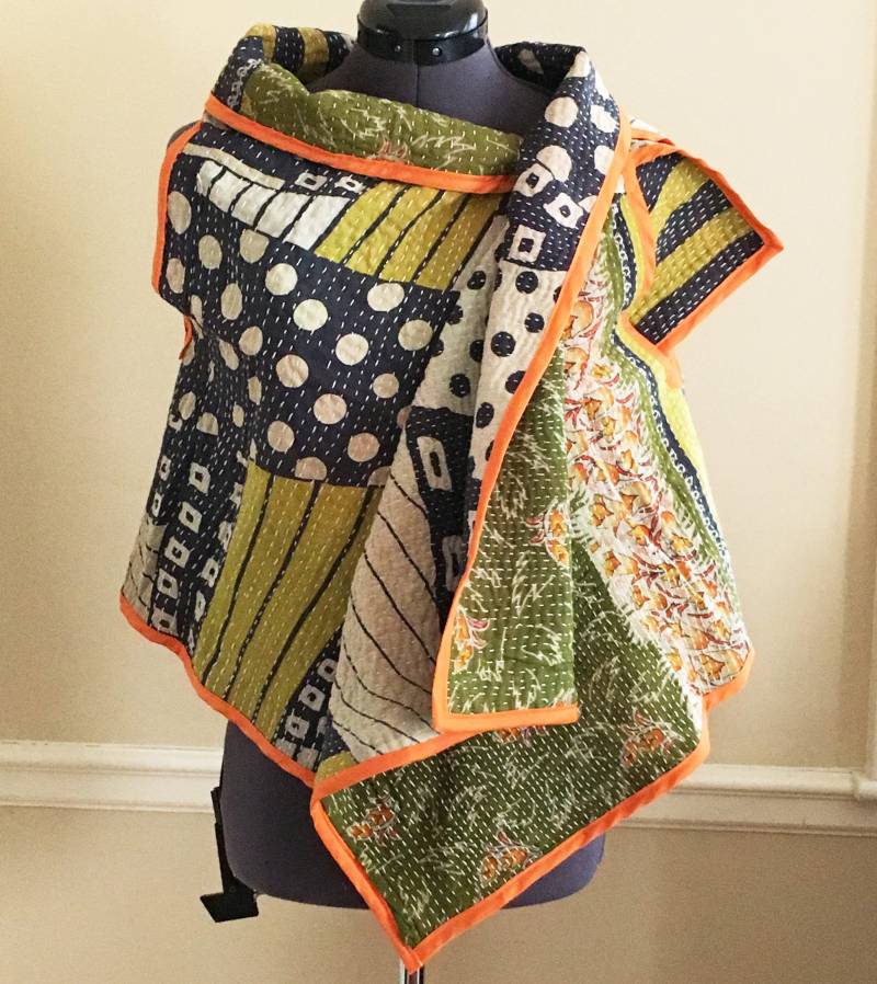 Ein Unikat Kantha Reversible/Multiway Weste | Blue Moon von HsuDesignStudio