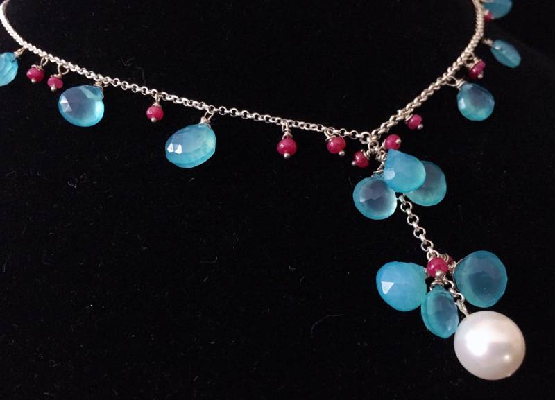 Spring Garden Halskette Und Ohrringe Kollektion | Rubin, Chalcedon, Swarovski Crystal Pearls, Sterling Silber von HsuDesignStudio