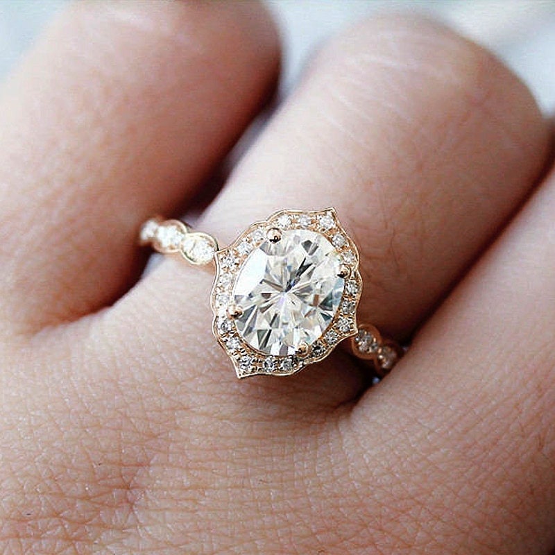 2Ct Vintage Moissanit Verlobungsring Oval Schliff Halo 14K Rose Gold Unikat Hochzeit Brautring Jahrestag Ring Für Frauen von HswjewelryArt