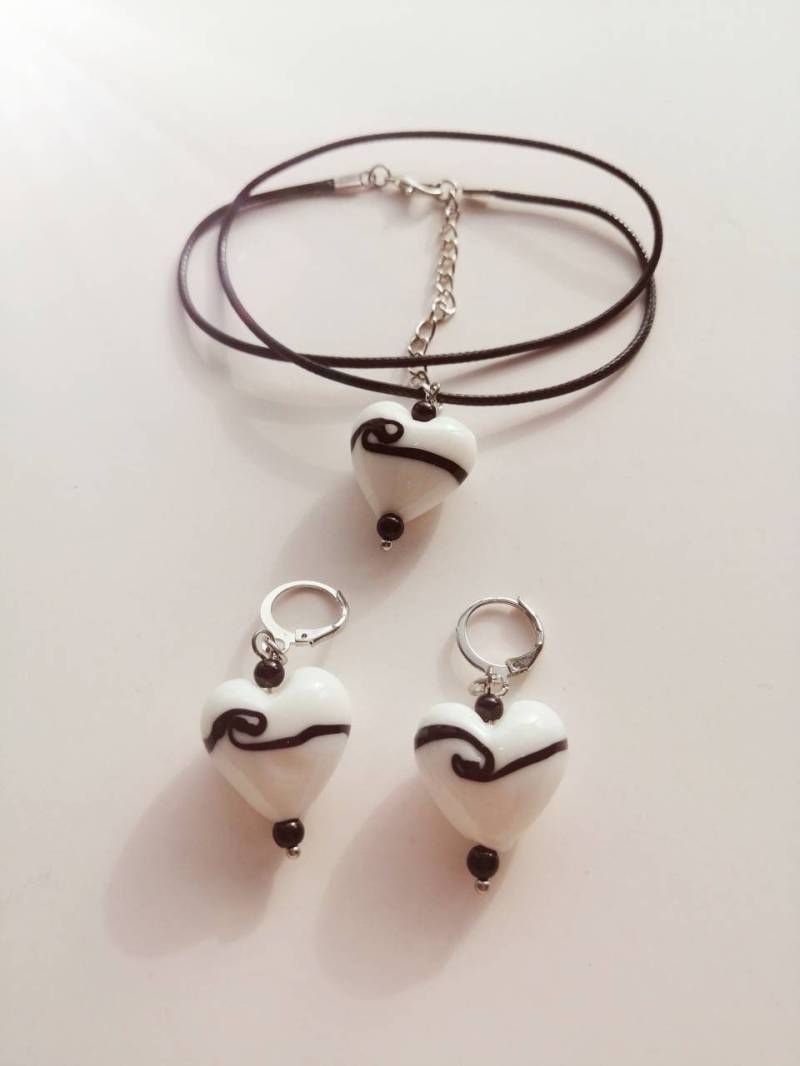 Lampwork Murano Glas Herz Schmuck Set Black & White Halskette Ohrringe von HuggingBearr