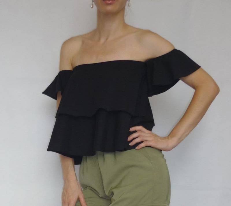 Schwarz Ausgestelltes Crop Top Off-Shoulder Lagen Viskose Bluse von HuggingBearr