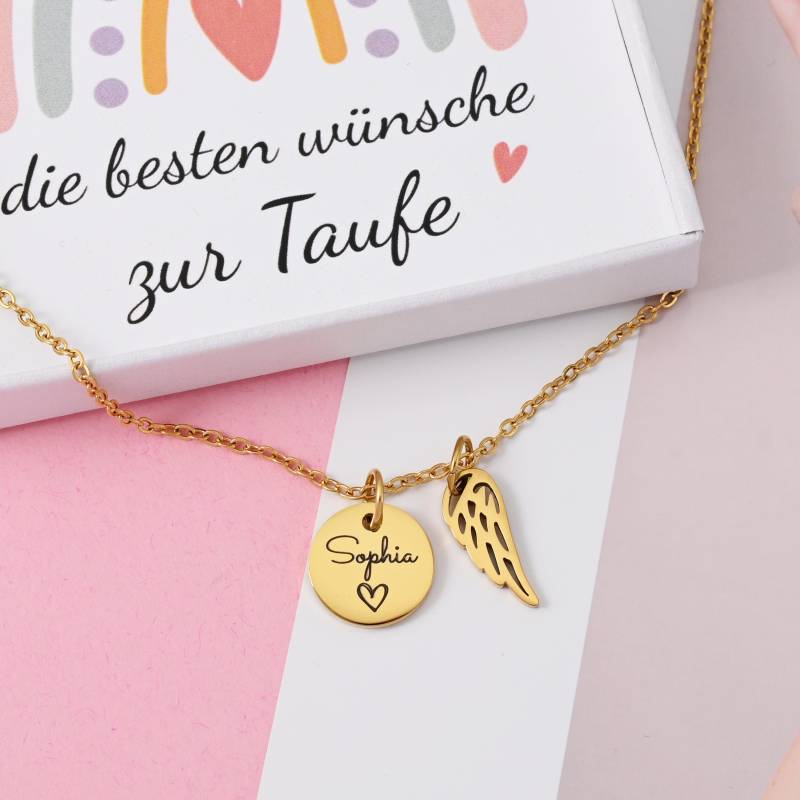 Engelsflügel Namenskette - Personalisiertes Taufgeschenk, Schutzengel Amulett, Glücksbringer & Erinnerungsstück von HuggyhomeAtelier