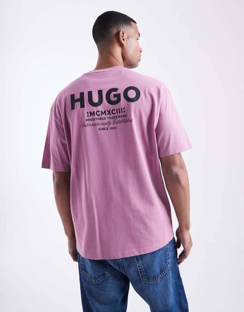 HUGO BLUE - Nalono - Oversize-T-Shirt in Dunkelrosa mit Logo-Print in der Mitte und auf der Rückseite von Hugo Blue