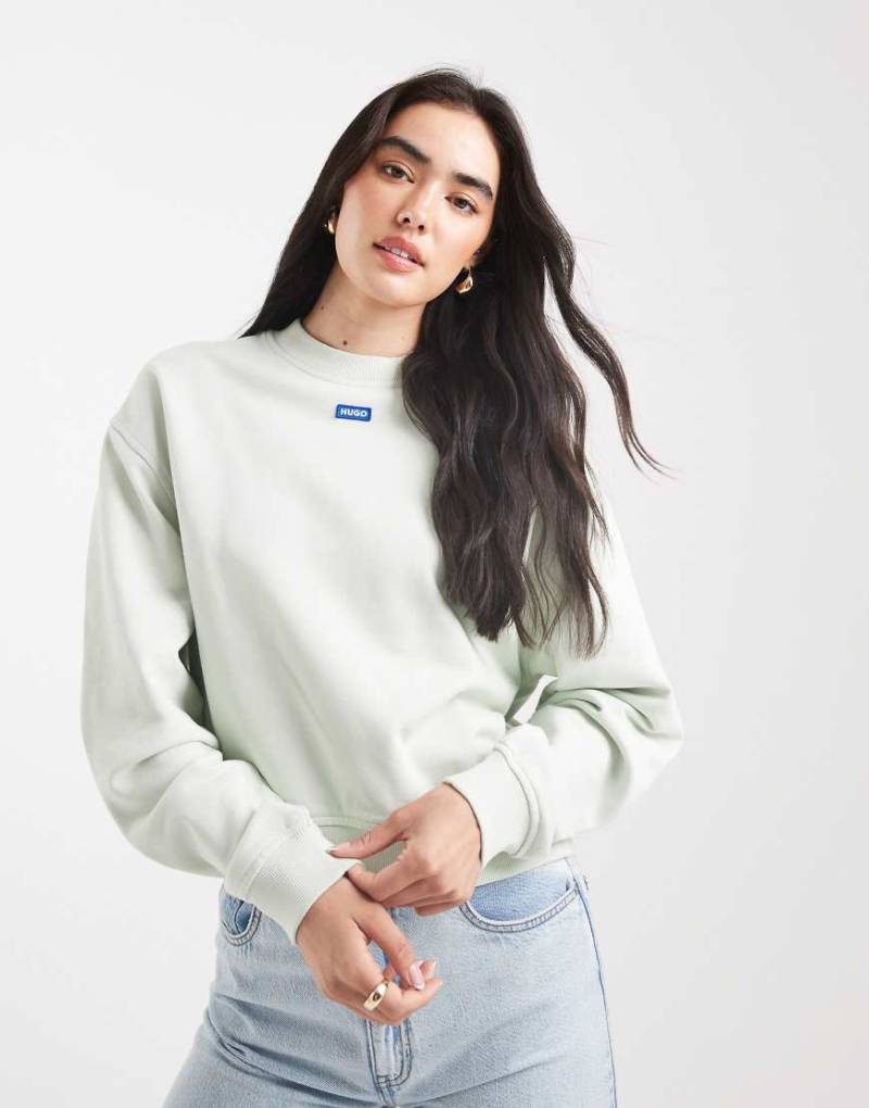 HUGO Blue - Delessa - Sweatshirt in Hellgrün mit mittigem Logo von Hugo Blue