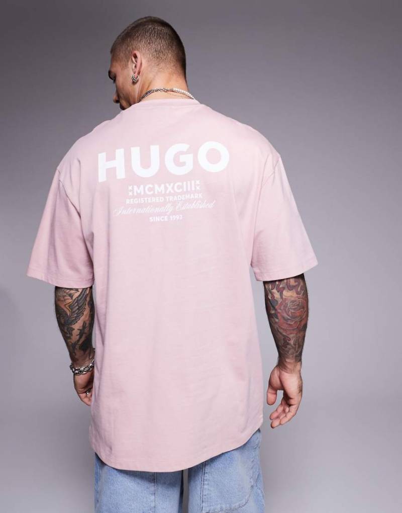HUGO Blue - Loose Fit T-Shirt in Rosa mit mittigem Logo von Hugo Blue