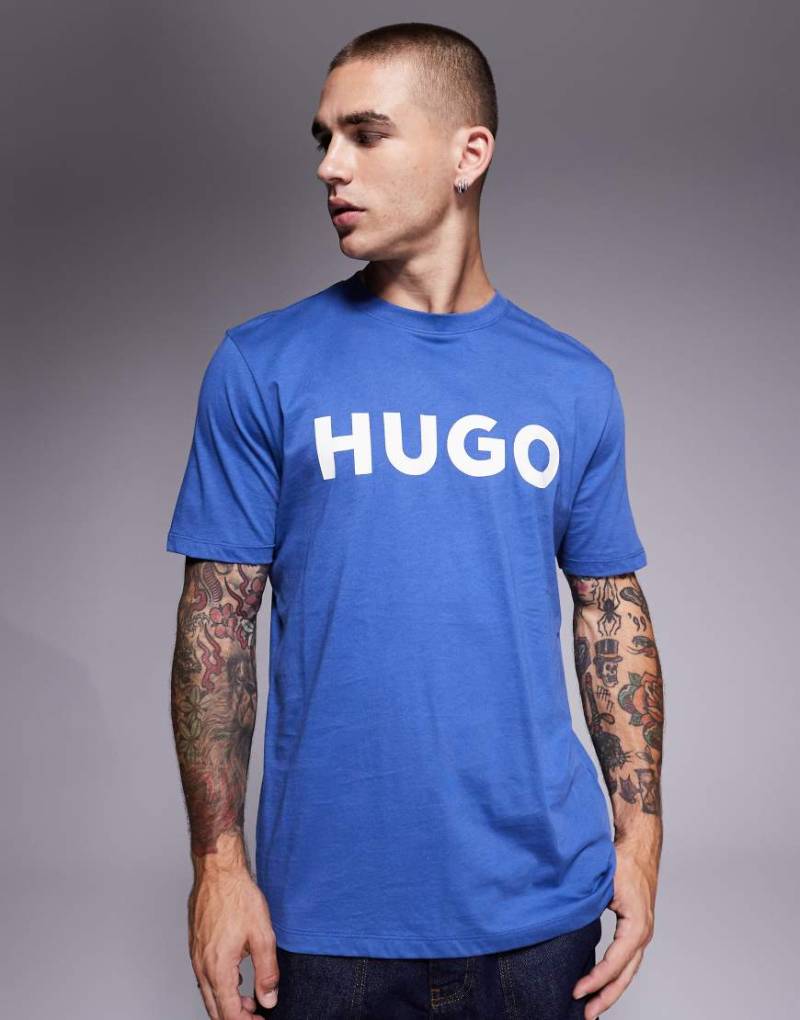 HUGO RED - Dulivio - T-Shirt in Blau mit Logo auf der Vorderseite von Hugo Red