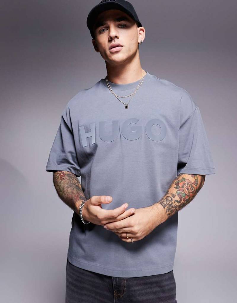 HUGO Red - Dinkee - Oversize-T-Shirt in Grau mit Brust-Logo von Hugo Red