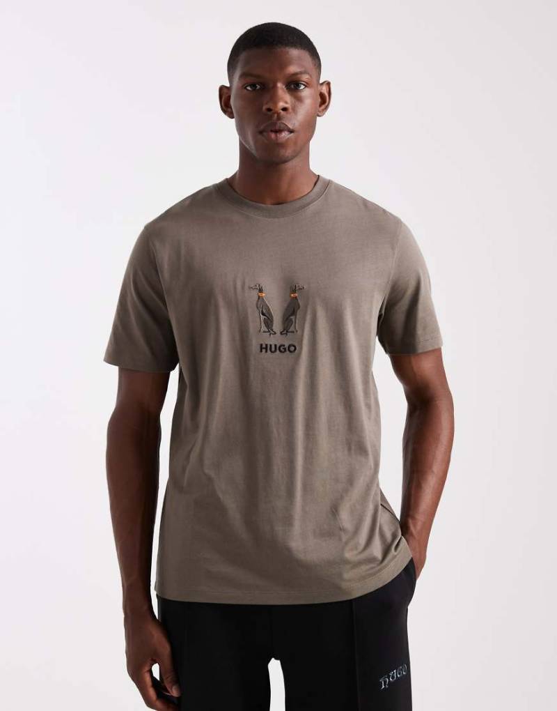 HUGO Red - Dugolini - T-Shirt in Mittelgrau mit aufgesticktem, mittigem Tiermotiv-Logo von Hugo Red