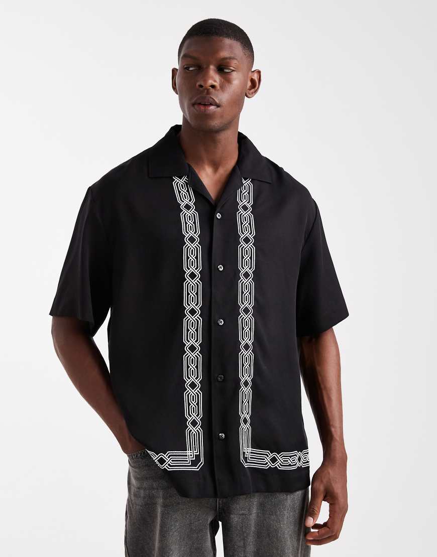 HUGO Red - Espino - Kurzärmliges Oversize-Hemd in Schwarz mit gemustertem Rand von Hugo Red