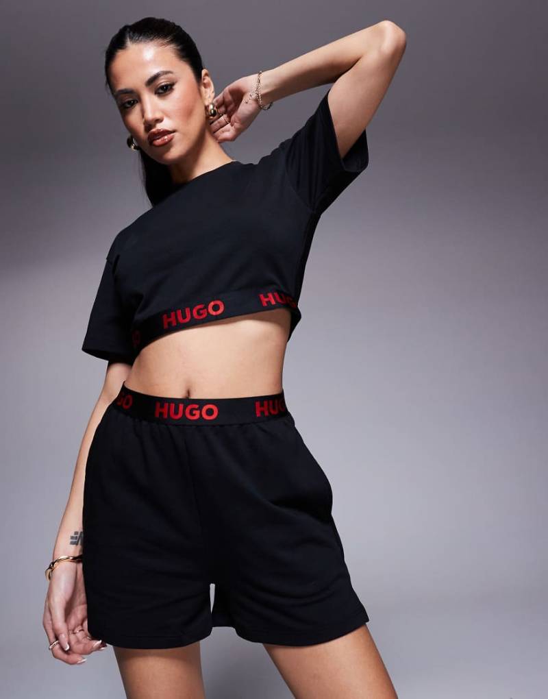 HUGO Red - Lounge-Shorts in Schwarz mit rotem Logo-Bund, Kombiteil von Hugo Red