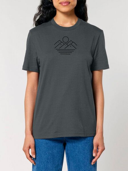 Human Family Bio Unisex Rundhals T-Shirt "Mountain Silhouette" von Human Family