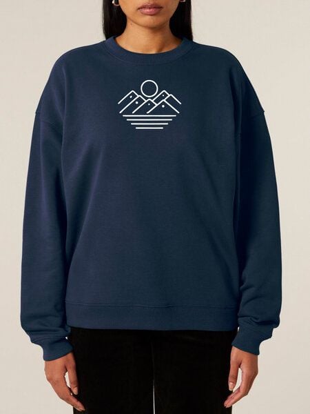 Human Family Bio Unisex oversize Sweatshirt - "Mountain Silhouette" von Human Family