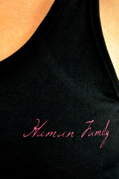 Körperbetontes Tanktop von Human Family "Attention Basic" von Human Family