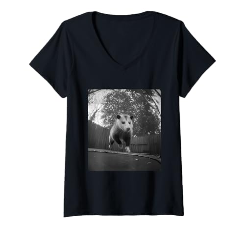 Damen Funny Opossum Jumping on Trampolin Forest Animal Graphic T-Shirt mit V-Ausschnitt von Humorous Backyard Animals Wildlife Clothing